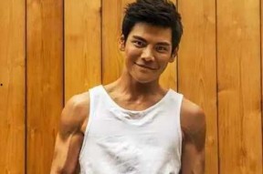 娱乐圈吃瓜背景图女男主,瓜田里的爱情纠葛